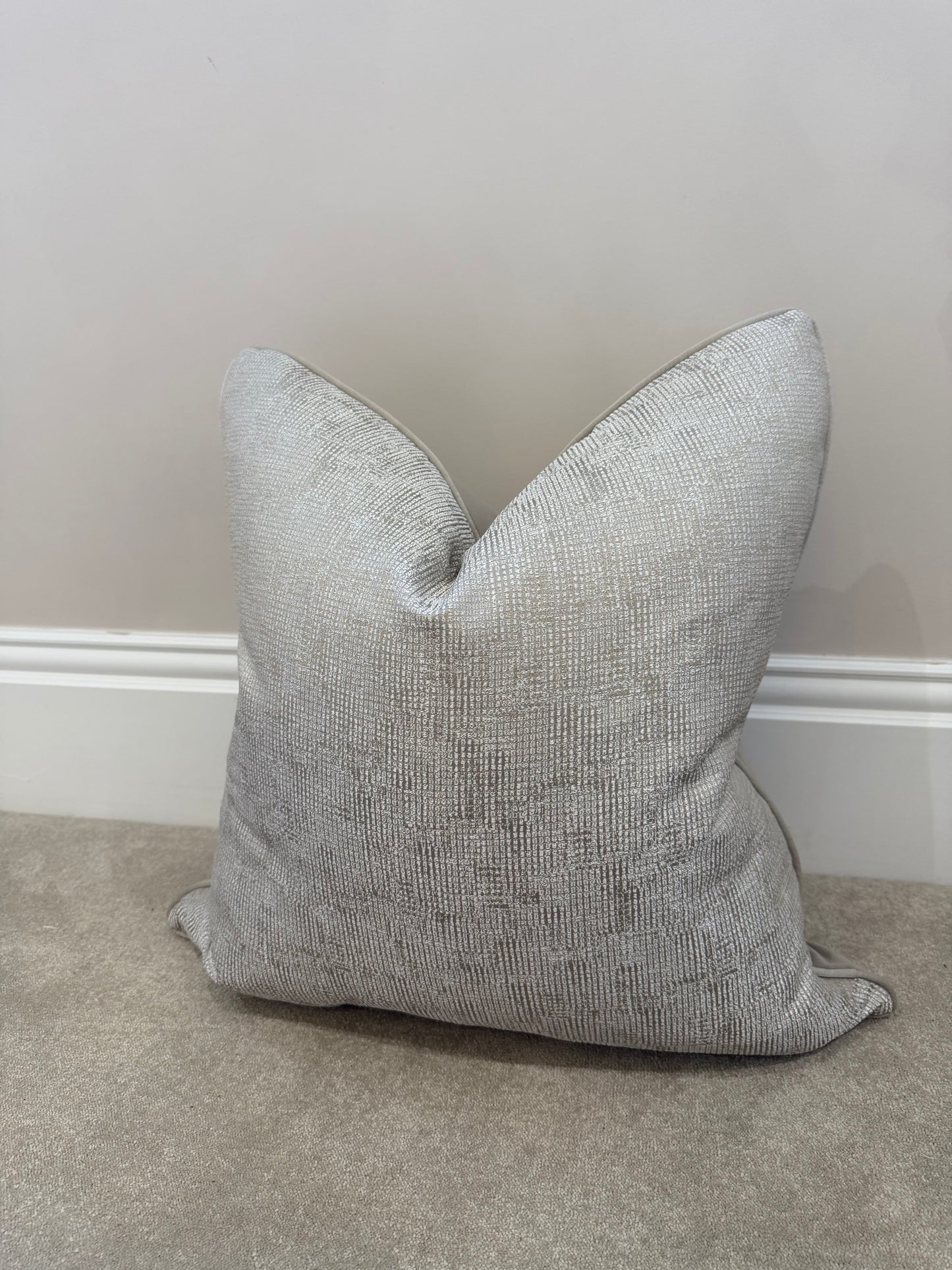 22” greige cover