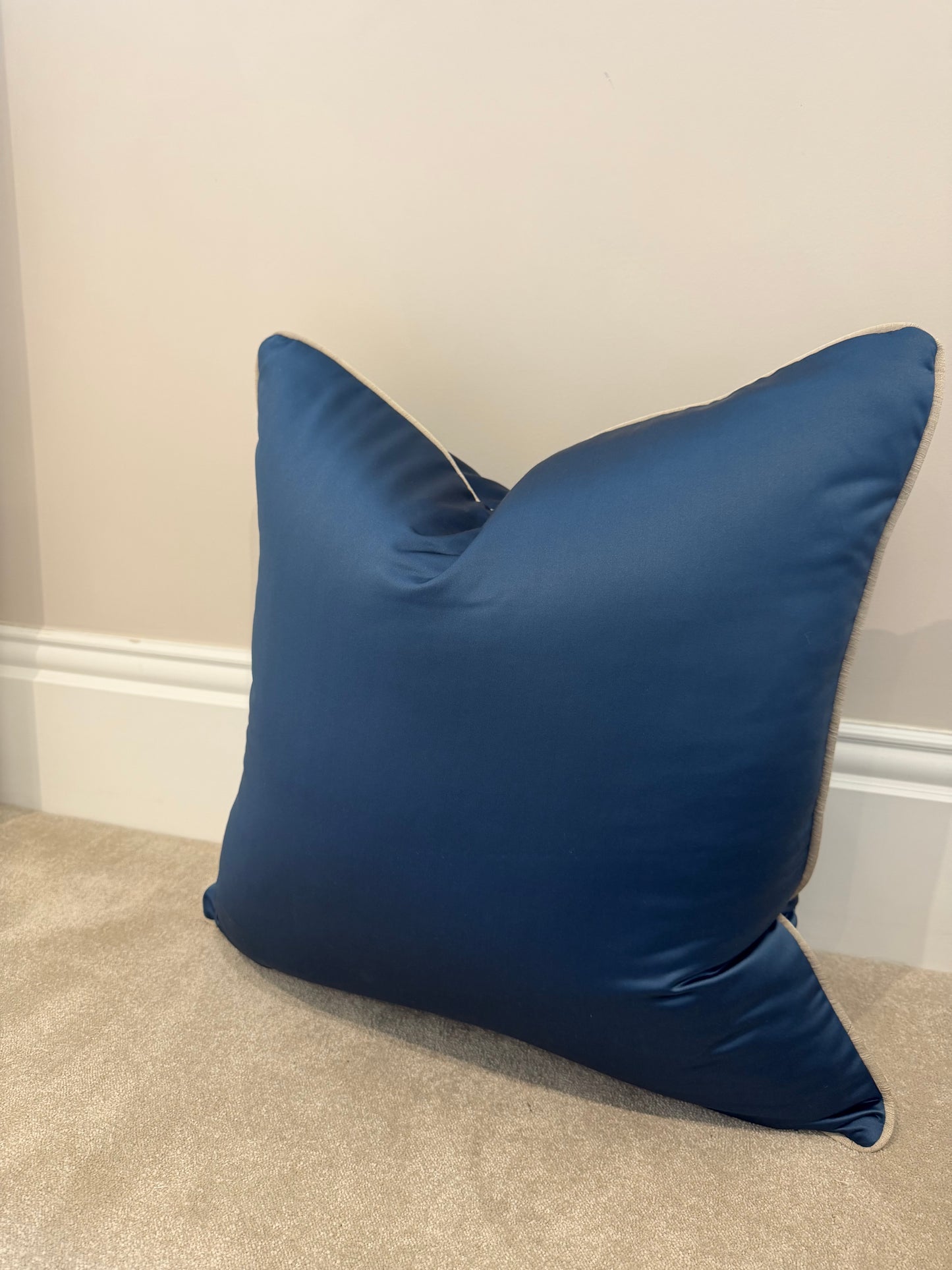 Blue sateen 22”