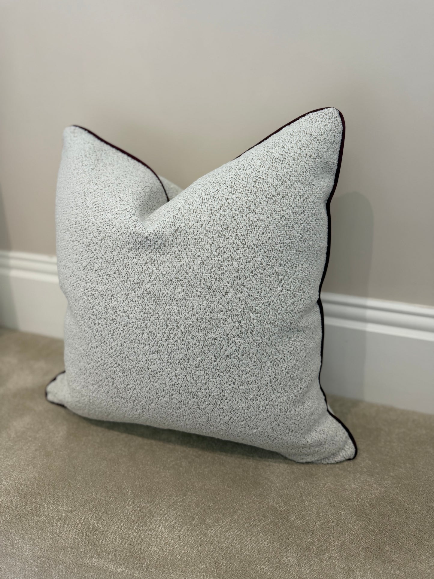 22” Boucle Covers burgundy piping