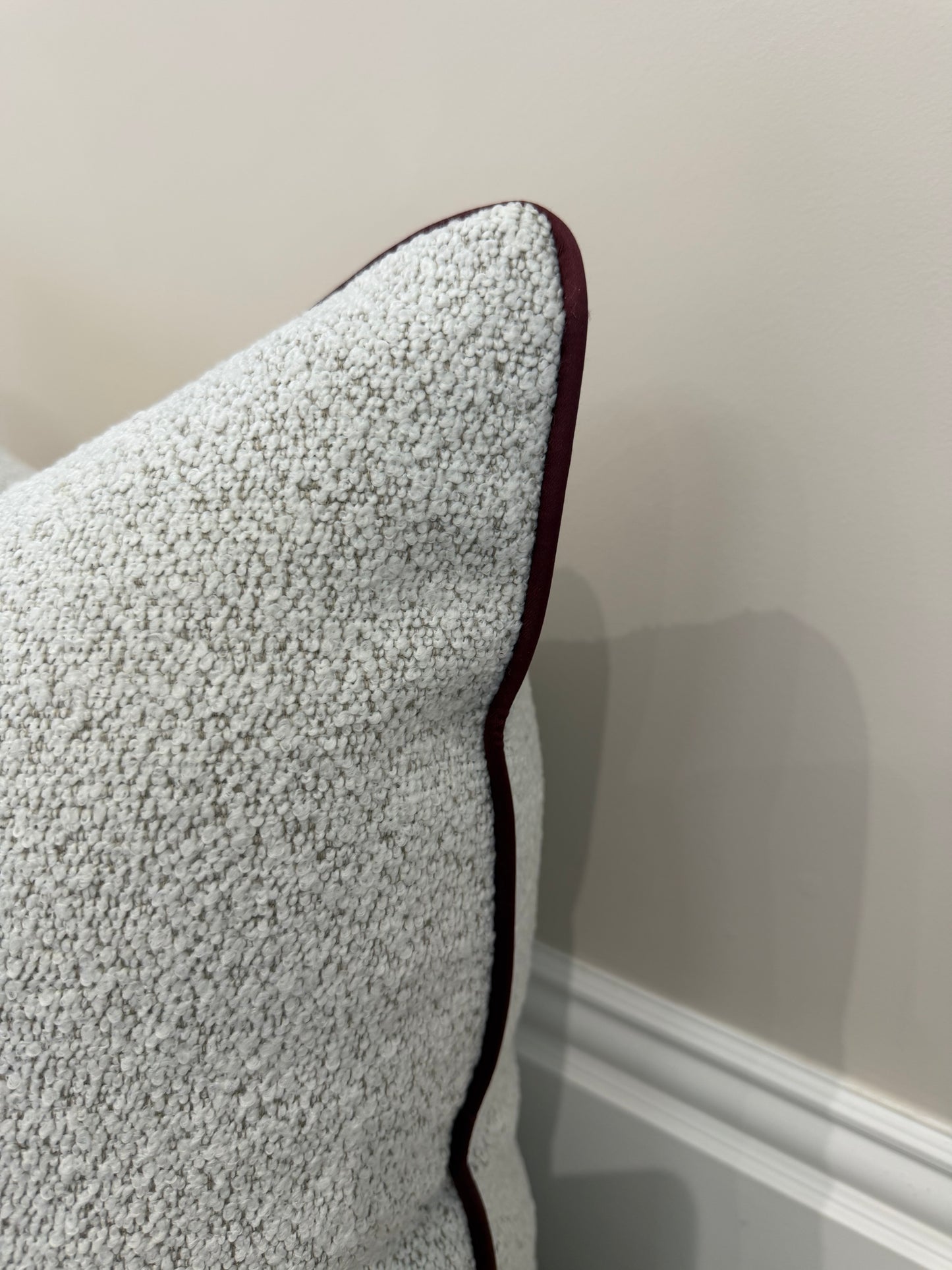 22” Boucle Covers burgundy piping