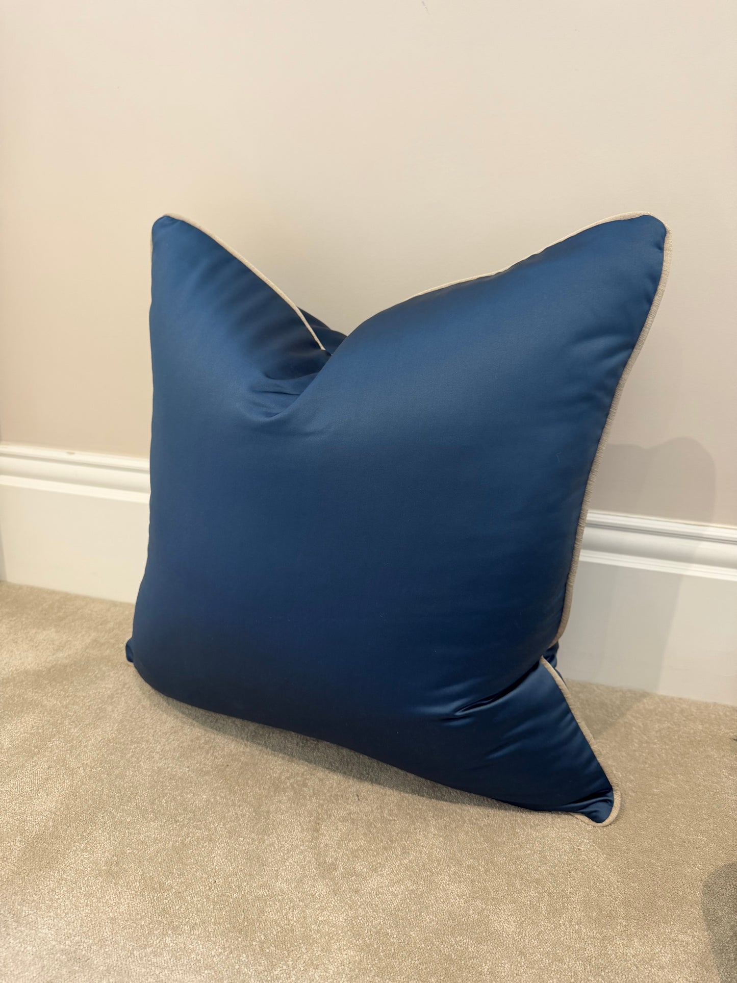 Blue sateen 22”