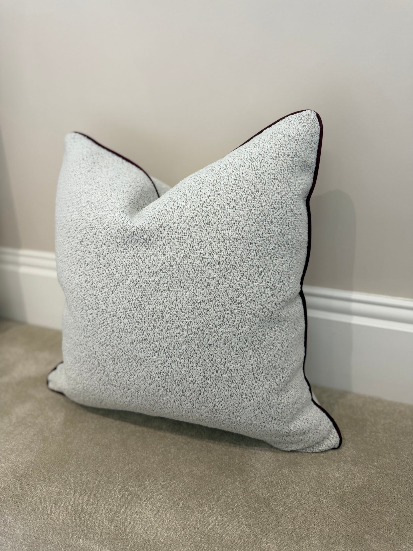 22” Boucle Covers burgundy piping